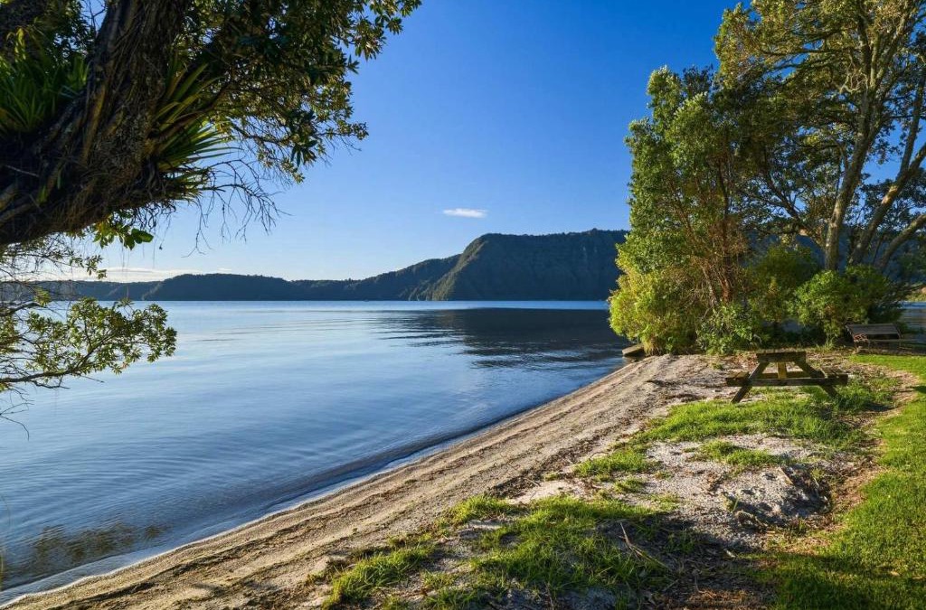 Rototai House | The Lion House - Rotoiti Lakefront Beach & Jetty