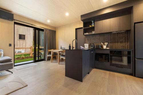 Frankton House | The Little Loop Townhouse
