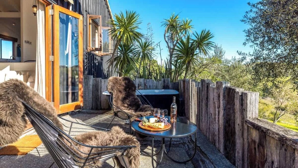 Onetangi House | The Loft at Cypress Ridge Estate | Stay Waiheke