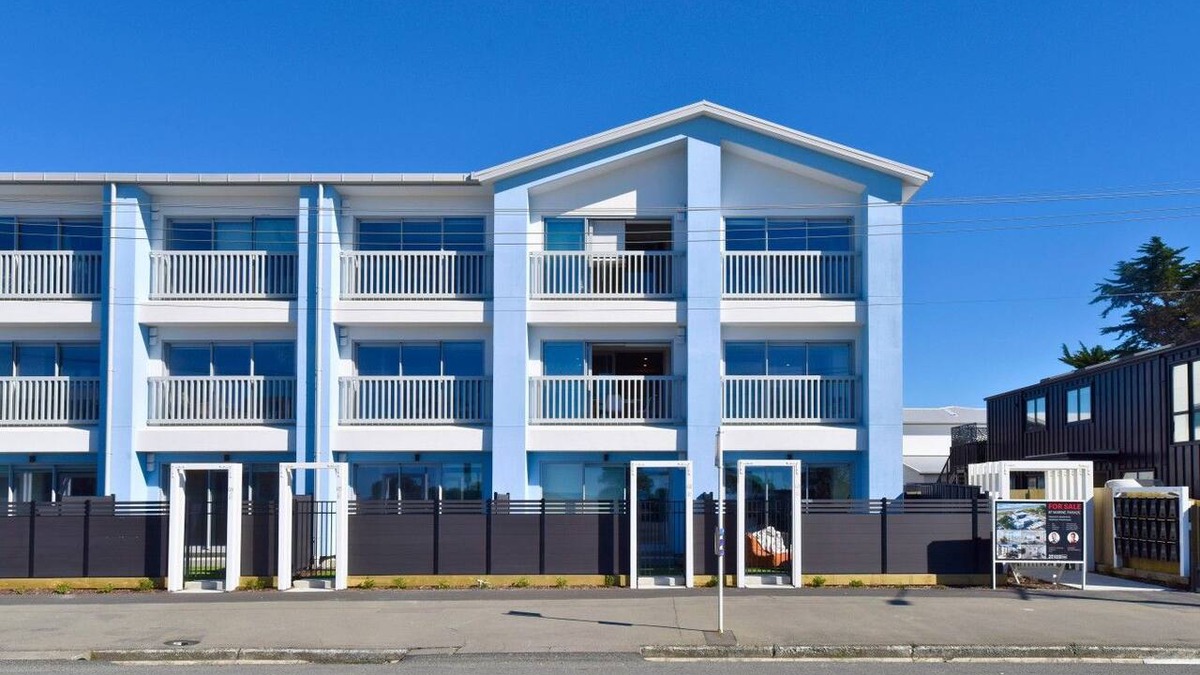 Christchurch Apartment | The Marine Parade Haven with Private Parking