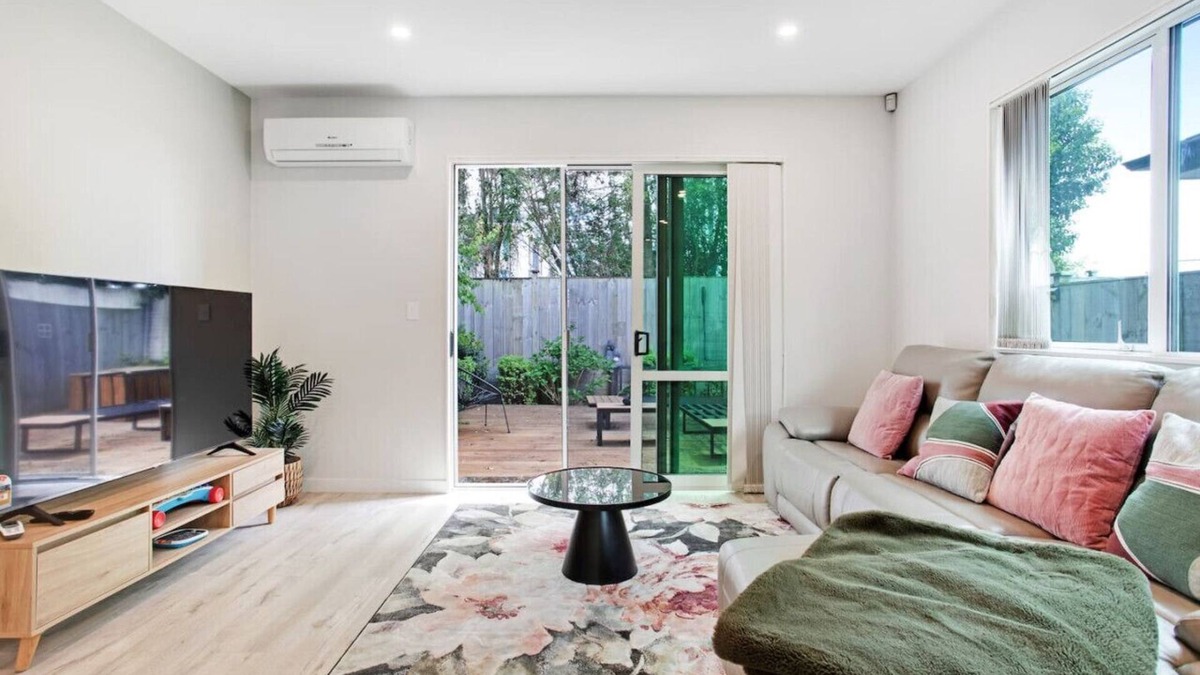 Hobsonville House | The Modern Avenue Home with Air-Con and Parking