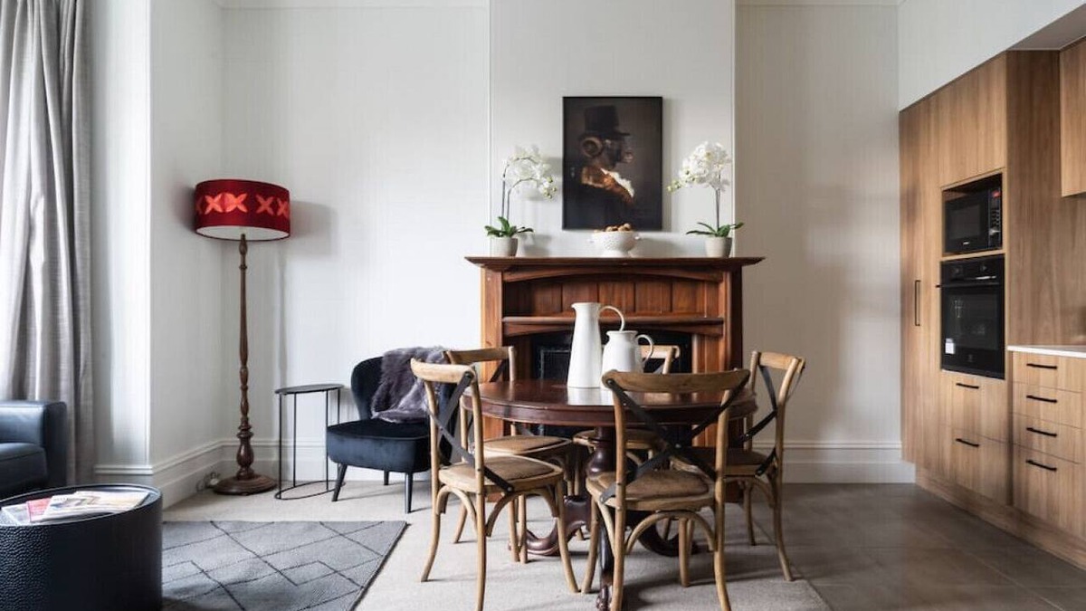 Dunedin City Centre Apartment | The Octagon House