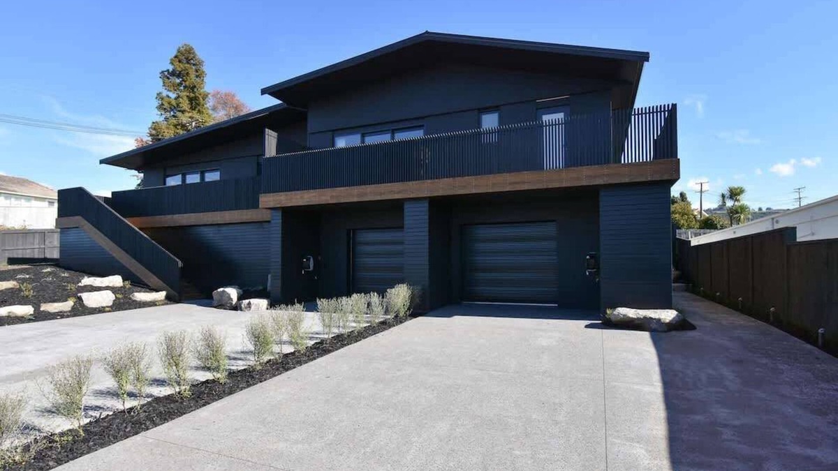 Kawaha Point House | The Old Datsun | Side by Side Luxury Townhouses