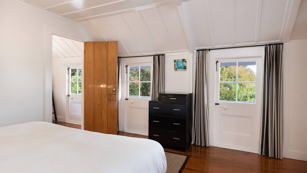 Mangonui Hotel | The Old Oak Boutique Hotel