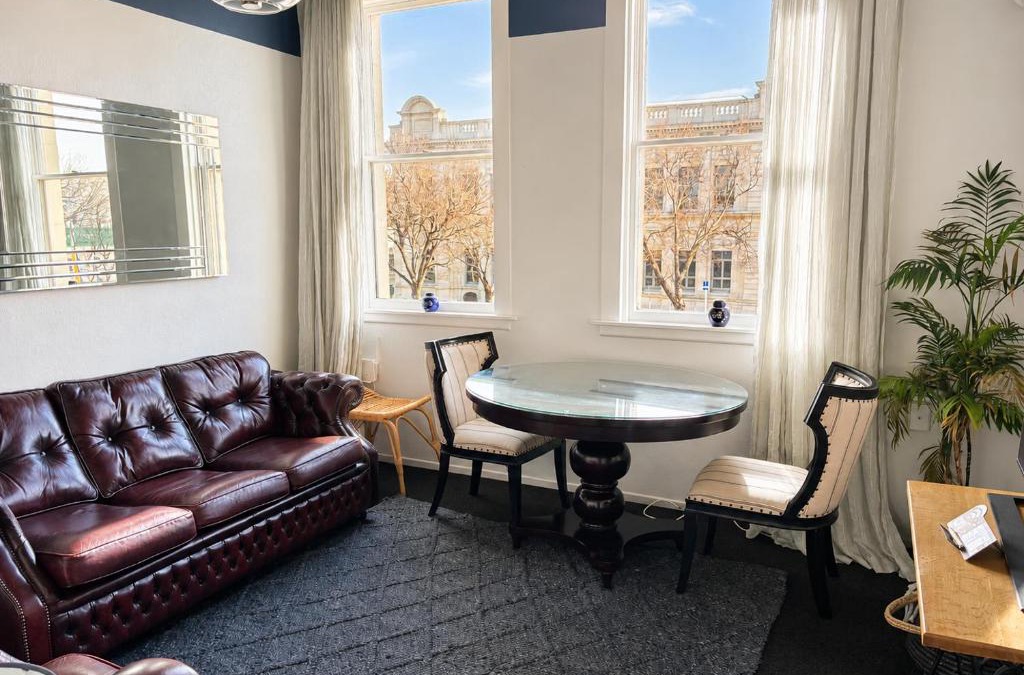 Oamaru Apartment | The Opera View Suite