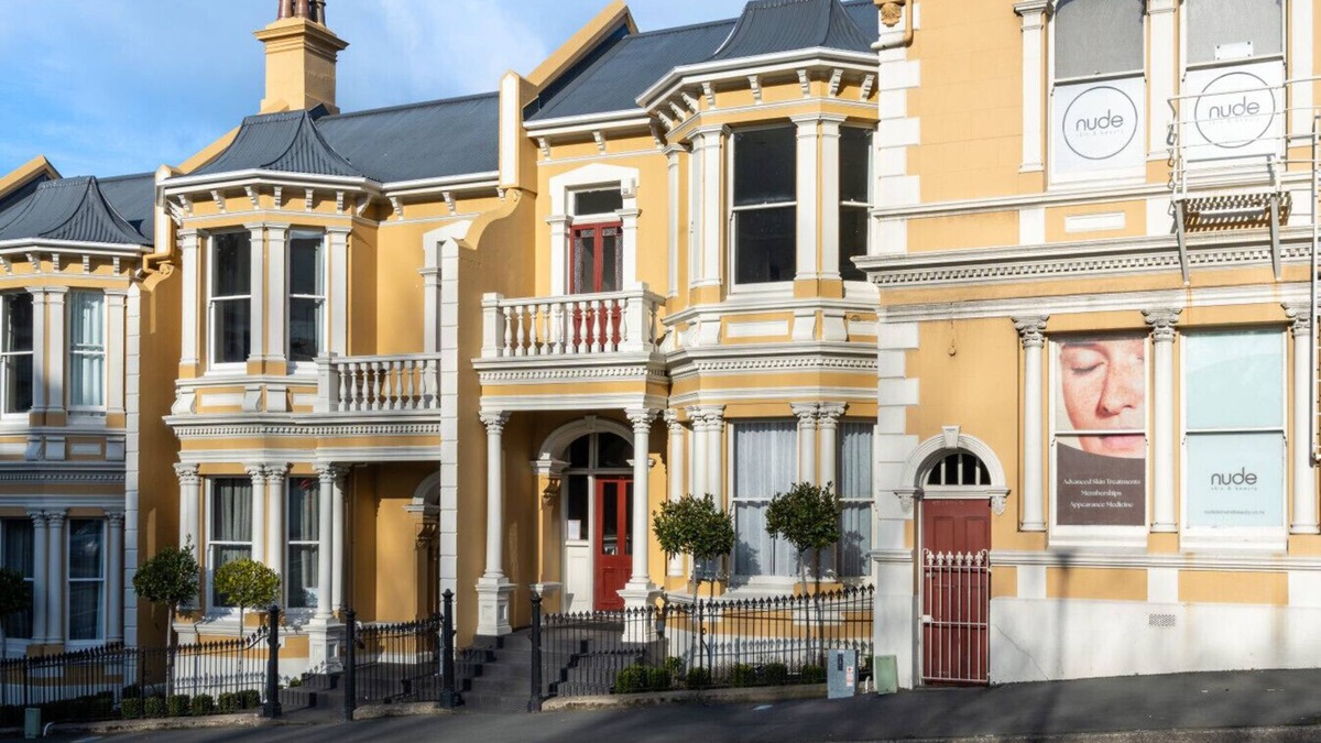 Dunedin City Centre Apartment | The Peninsula House - Luxury Townhouse