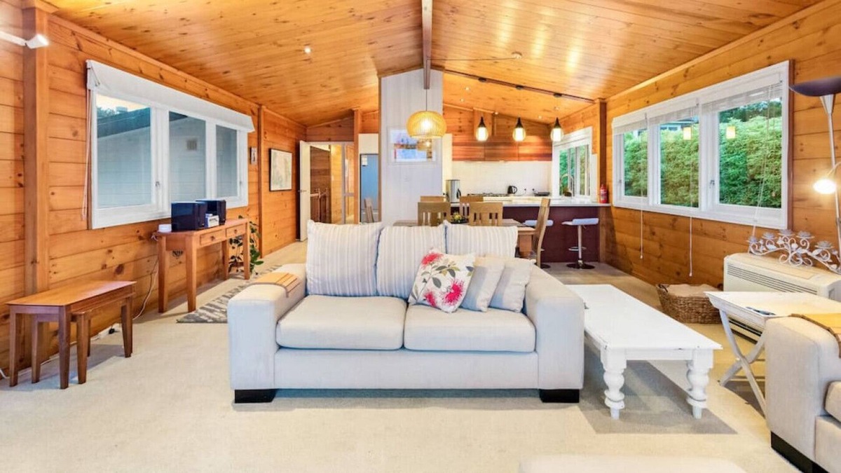Mellons Bay House | The Perfect 4BR Seaside Escape | WiFi & Netflix