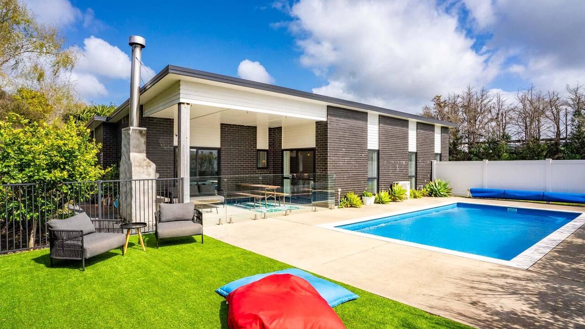 Mangawhai Heads House | The Pool House - Resort-Style Mangawhai Escape