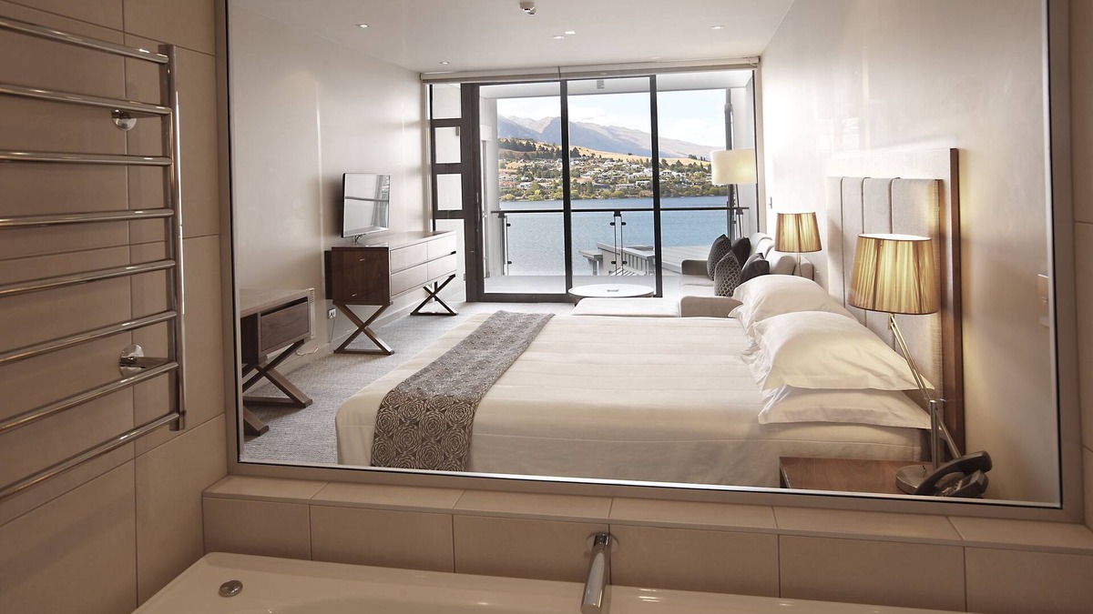 Queenstown Hotel | The Rees Hotel and Luxury Apartments