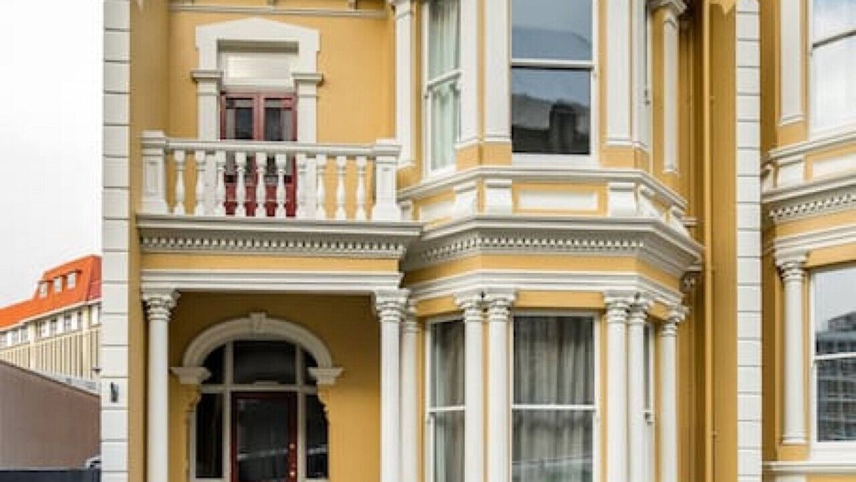 Dunedin City Centre Apartment | The Regent House - Luxury townhouse