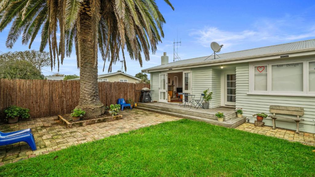 Mount Maunganui House | The Remodelling Room - Mount Maunganui Cottage