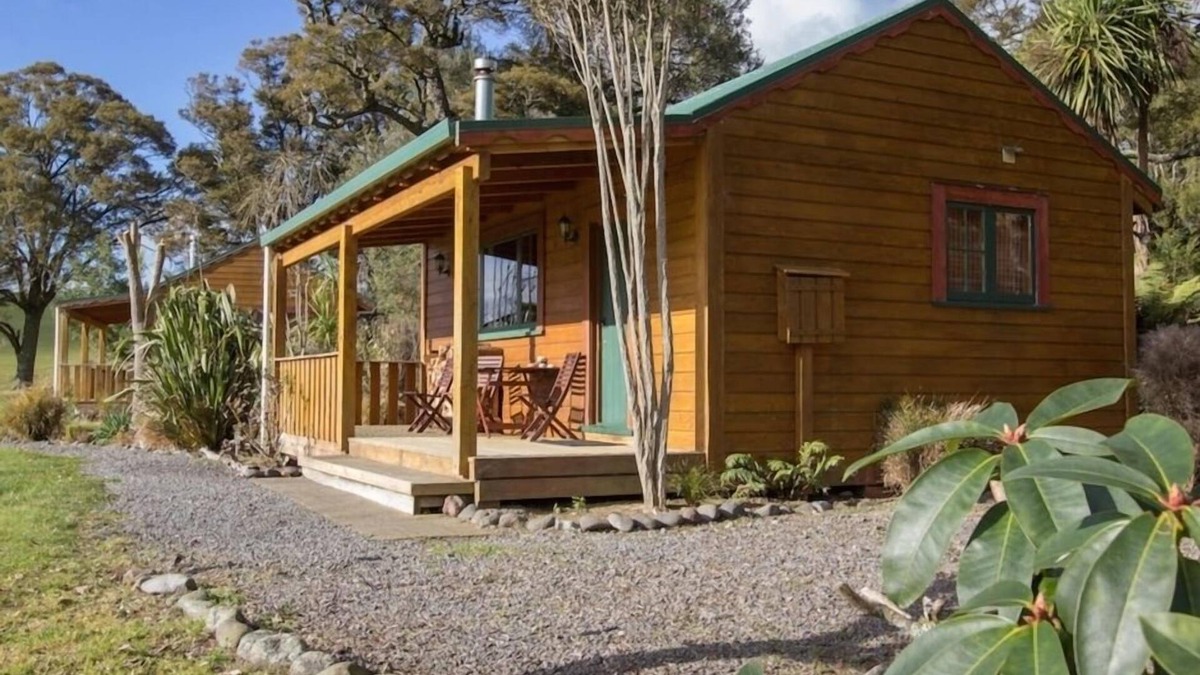 Ohakune Ski Chalet | The River Lodge - Chalet 1 with Mountain View