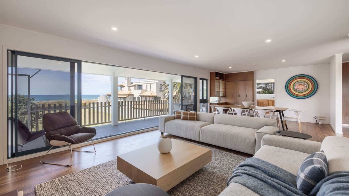 Mount Maunganui House | The Sand Castle - Mt Maunganui Beach