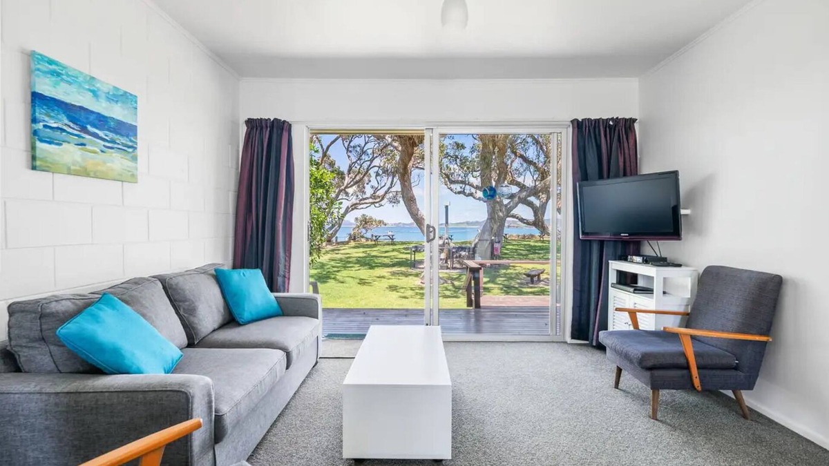 Tutukaka Hotel | The Sands Motel