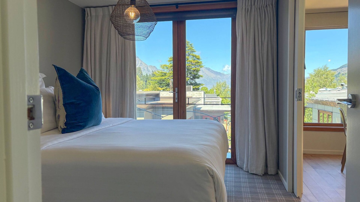 Queenstown City Centre Hotel | The Spire Hotel Queenstown