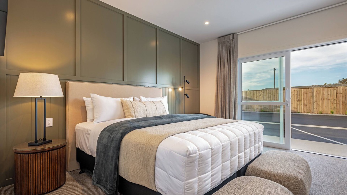 Bulls Hotel | The Stables Motel