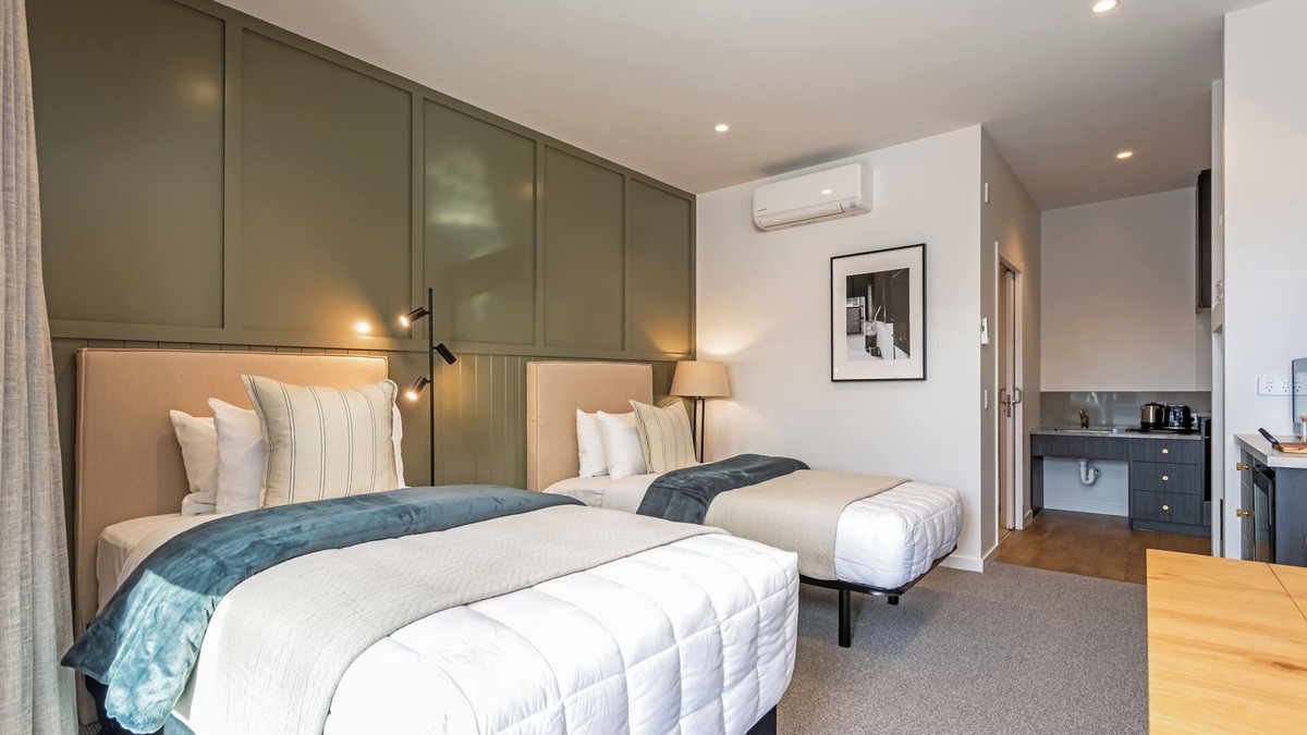 Bulls Hotel | The Stables Motel