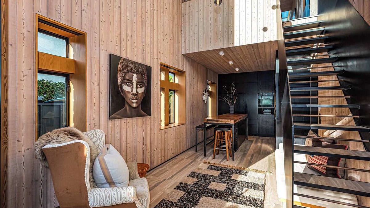 Sumner House | The Sumner Escape | Sleeps 5, Walk to Beach