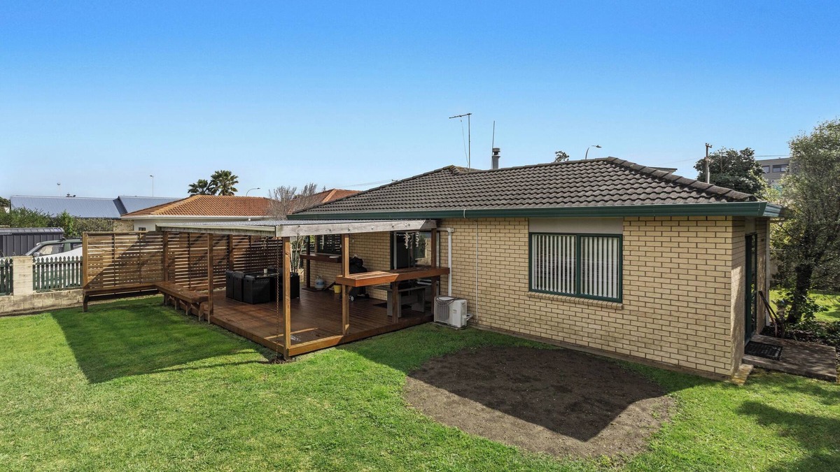 Ohope House | The Sun Trap - Ohope Beach Holiday Home
