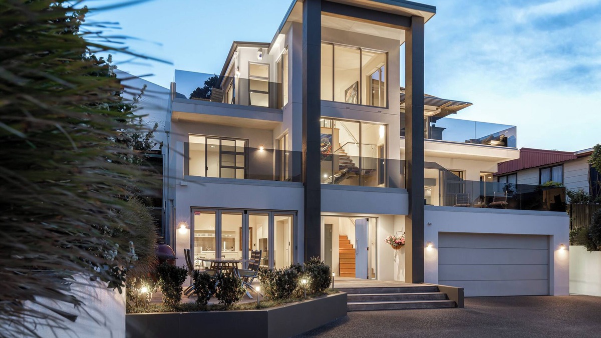 Papamoa Beach House | The Upper Deck - Papamoa