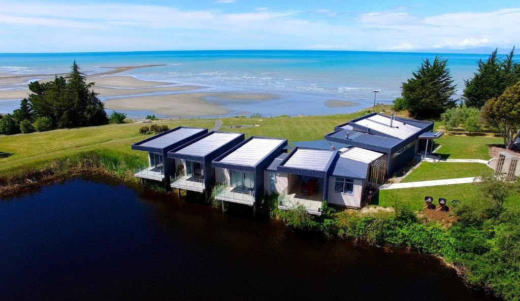 Tasman Cabin | The Waters