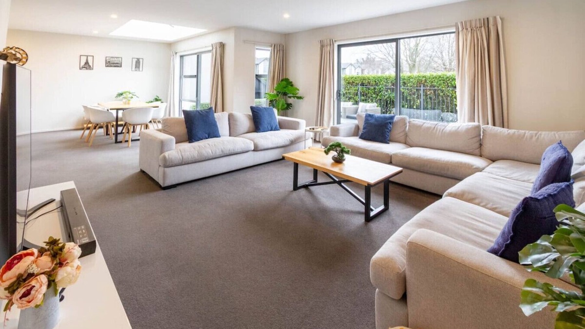 Christchurch Apartment | The Willows Parkside Retreat