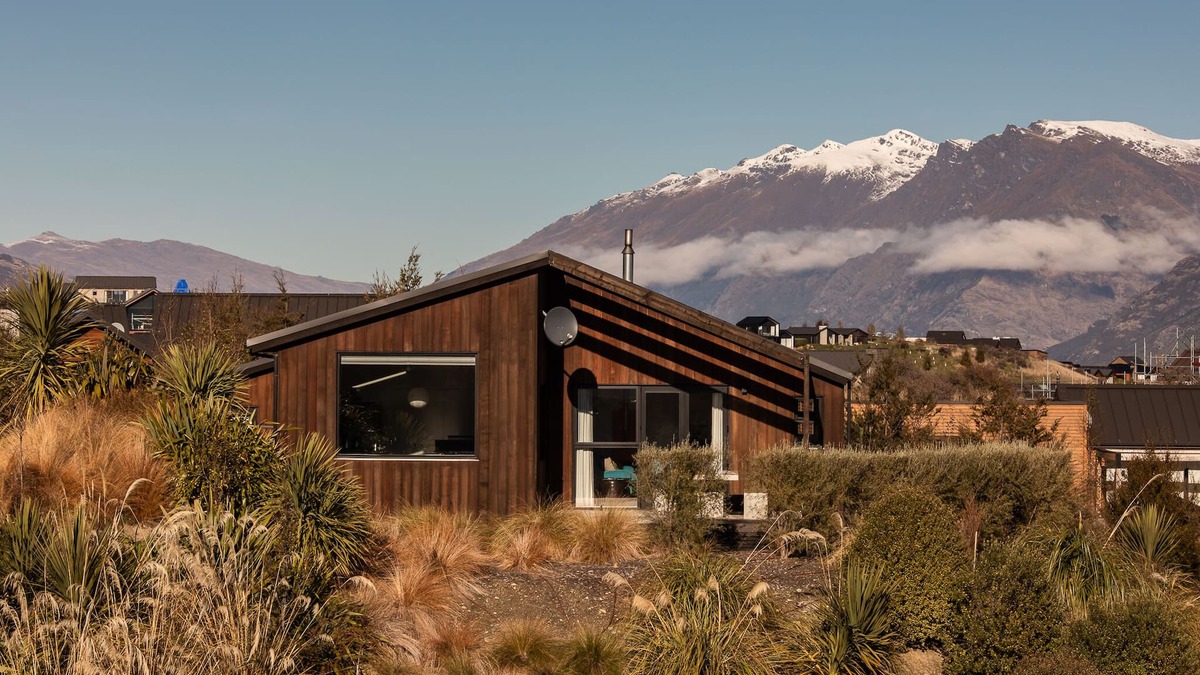 Kawarau Falls Cottage | The Woolshed - Jacks Point Holiday Home
