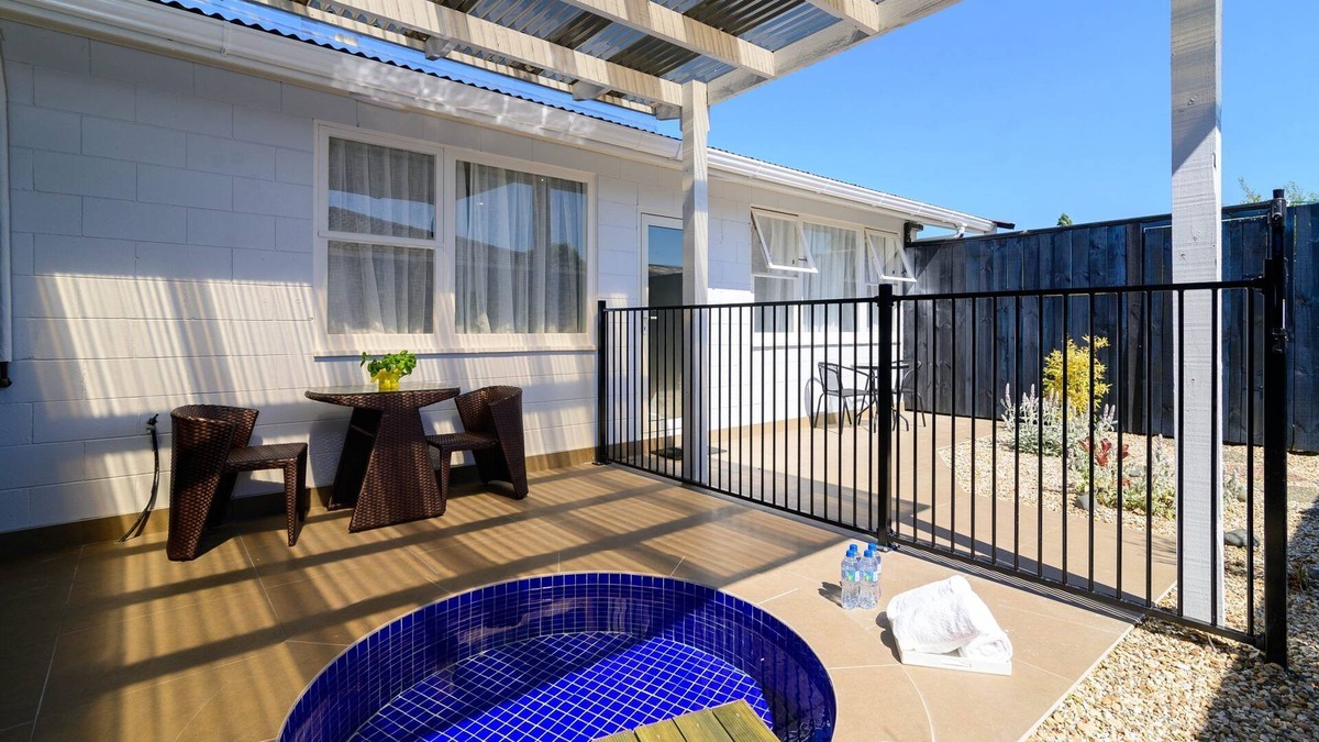 Fenton Street Hotel | Thermal Oak Motel