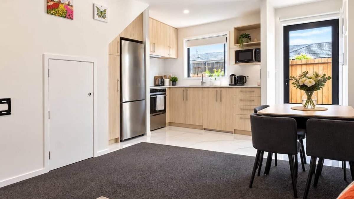 Christchurch City Centre Apartment | This charming townhouse, located in the heart of Christchurch Central