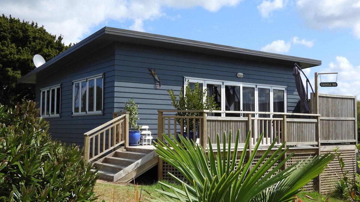 Ruakaka House | Thistle Do Beach Bach - Ruakaka