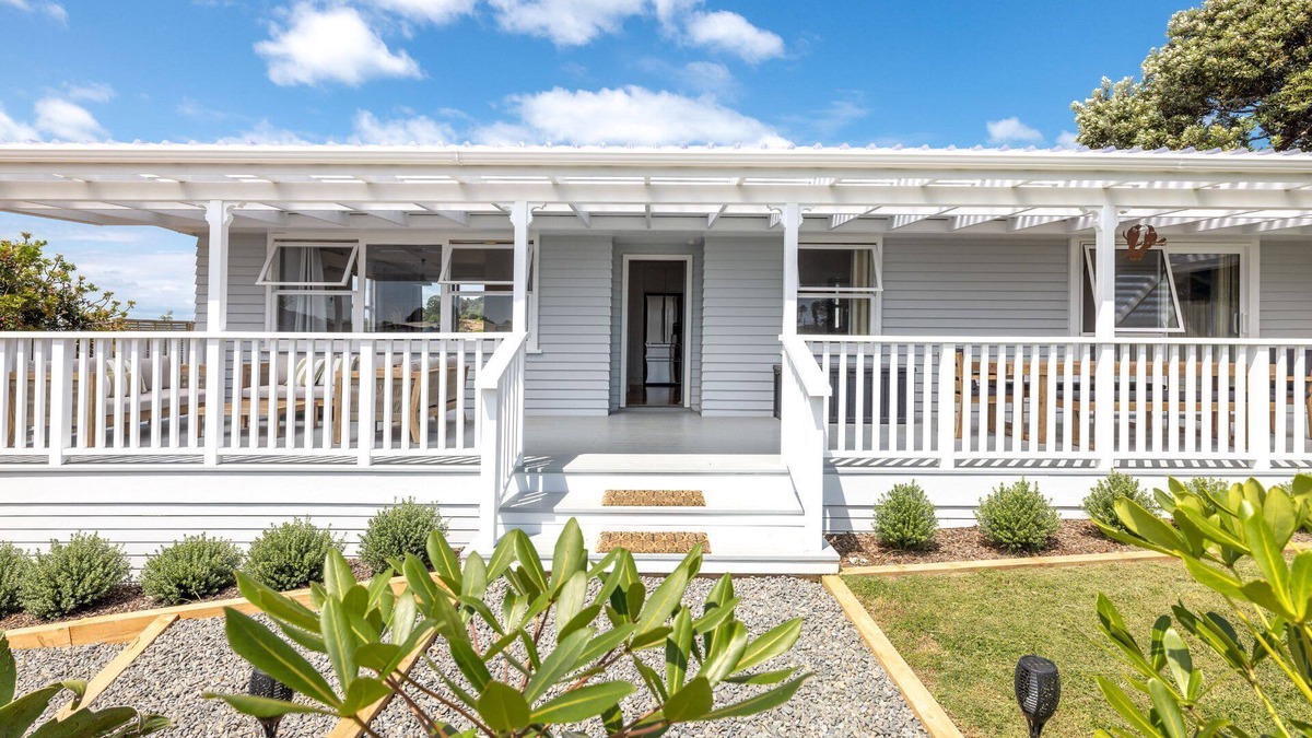 Oneroa House | Ti Cottage Oneroa | Stay Waiheke