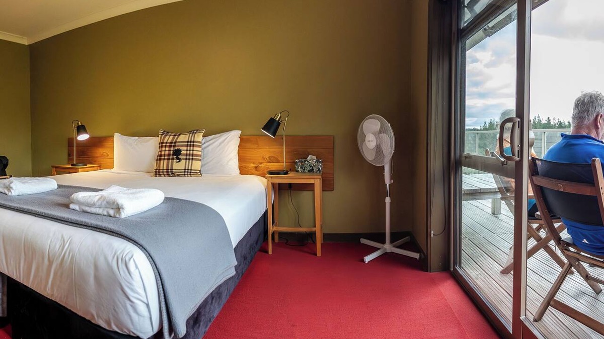 North Island Cabin | Timber Trail Lodge & Transport
