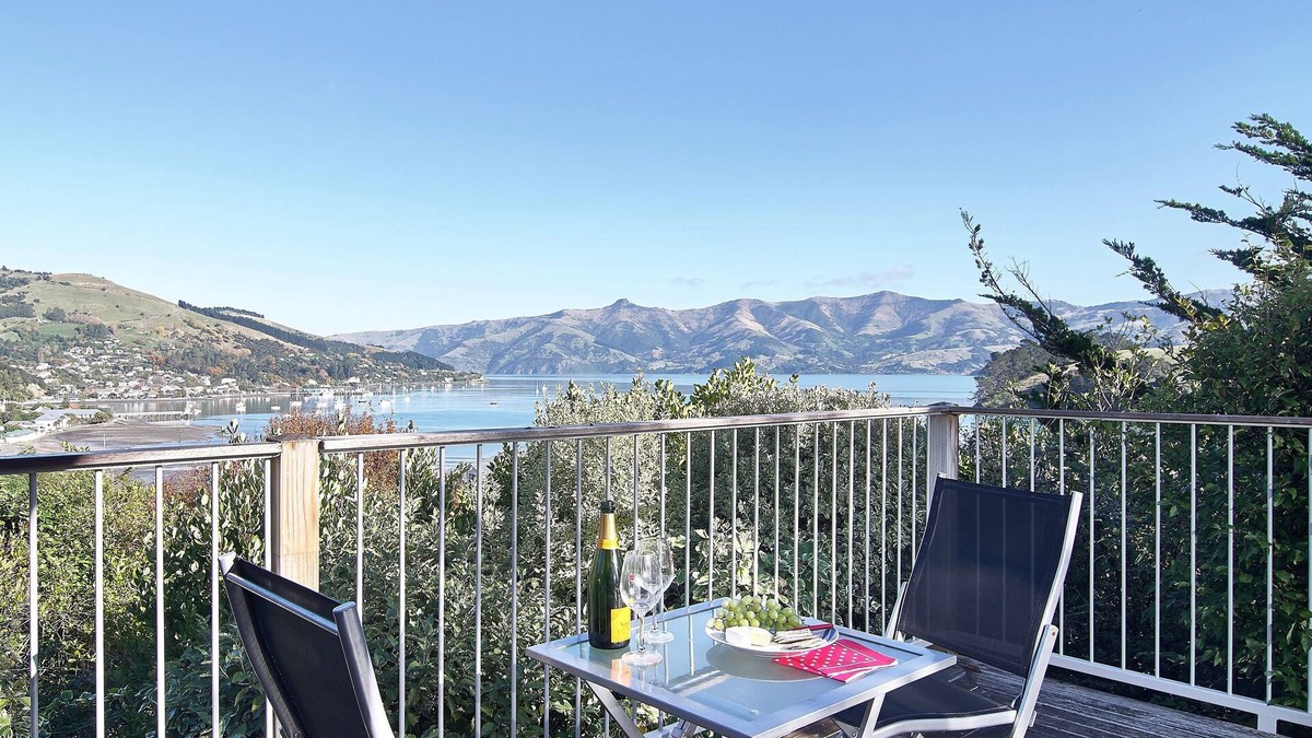 Akaroa Cottage | Tiro Treasure - Akaroa Holiday Home