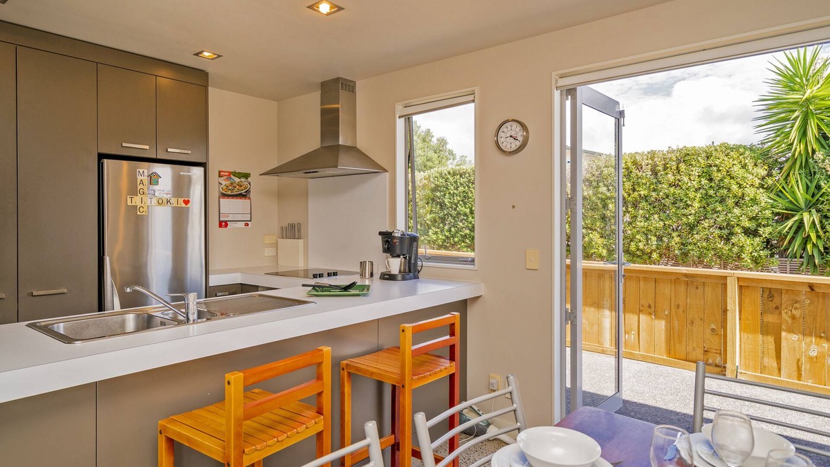 Matarangi Cottage | Titoki Magic - Matarangi Holiday Home