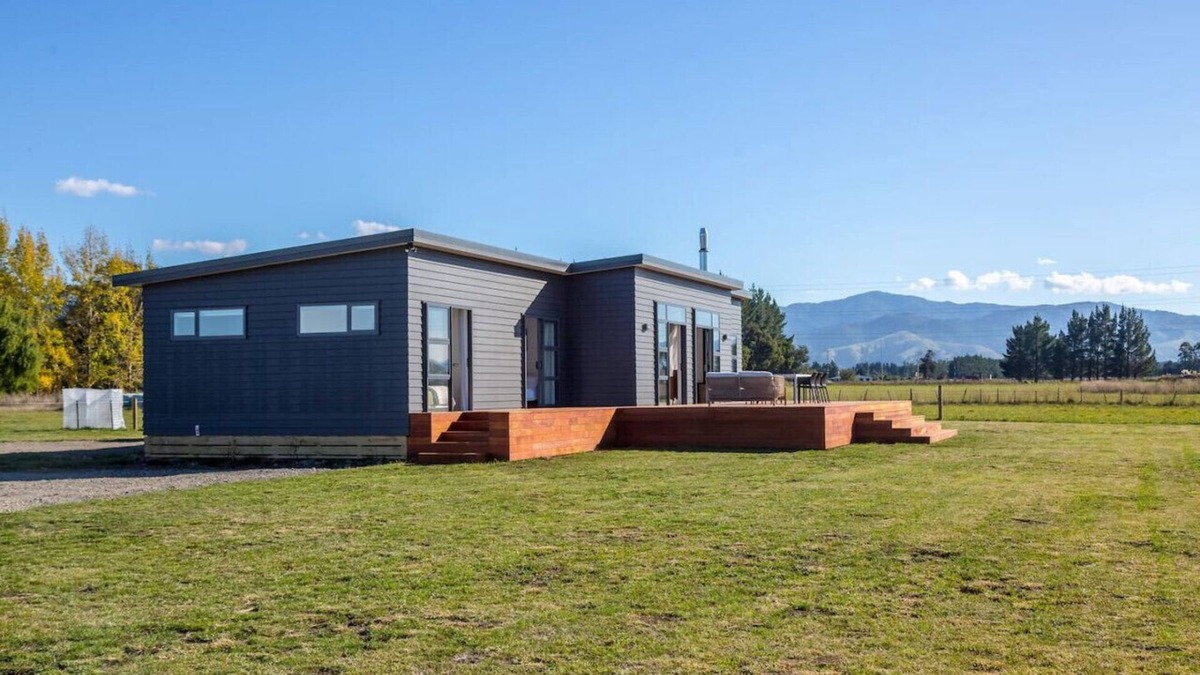 Greytown House | Totara on Moroa Private Country Stay | Outdoor Baths + Cozy Fire + Prime Location