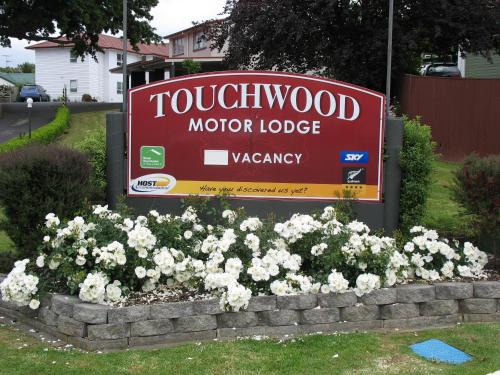 Pukekohe Hotel | Touchwood Motor Lodge