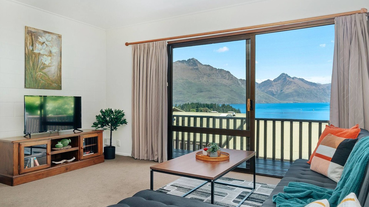 Queenstown City Centre Apartment | TOWN CENTRE LOCATION WITH STUNNING VIEW - UNIT 1