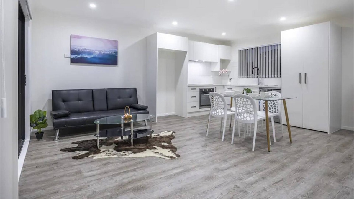 Otahuhu House | Tranquil and Central by Sylvia Park