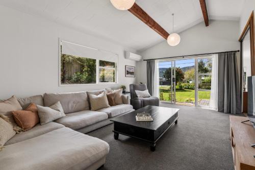 Lake Okareka House | Tranquil Hideaway - Lake Okareka Holiday Home
