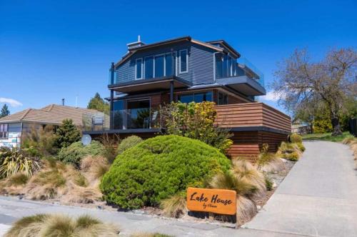 Lake Tekapo House | Tranquil Tekapo Stay Near Lake With Mountain Views