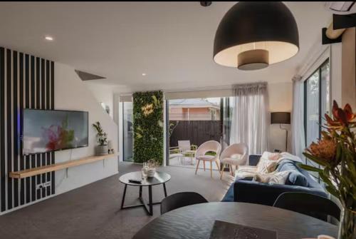 Papanui Apartment | Travellers' dream steps from shops and close to Airport