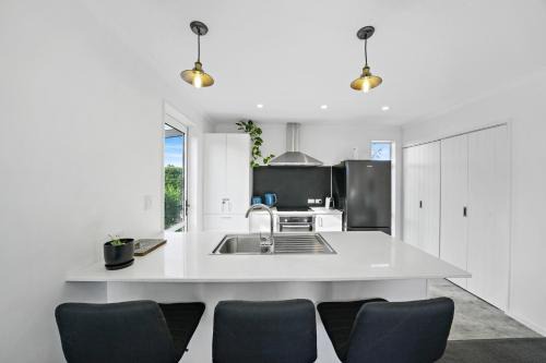 Martinborough House | Treasure on Tuscan - Martinborough Holiday Home