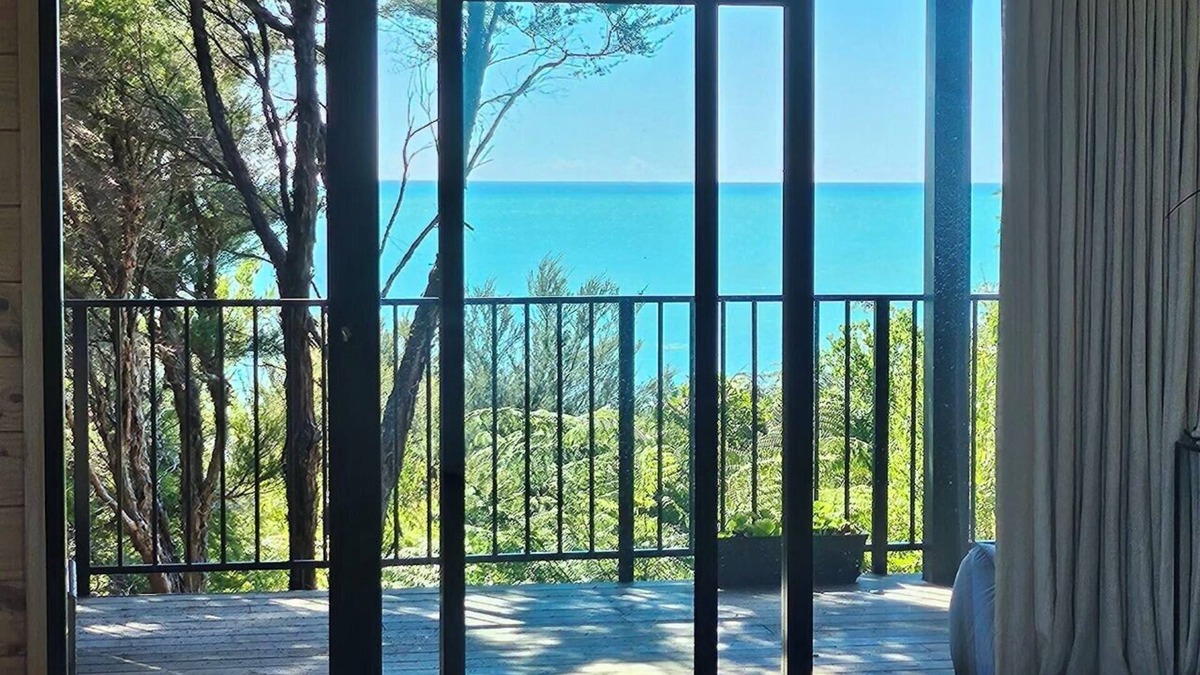 Parapara House | Treetops Lookout - ocean views