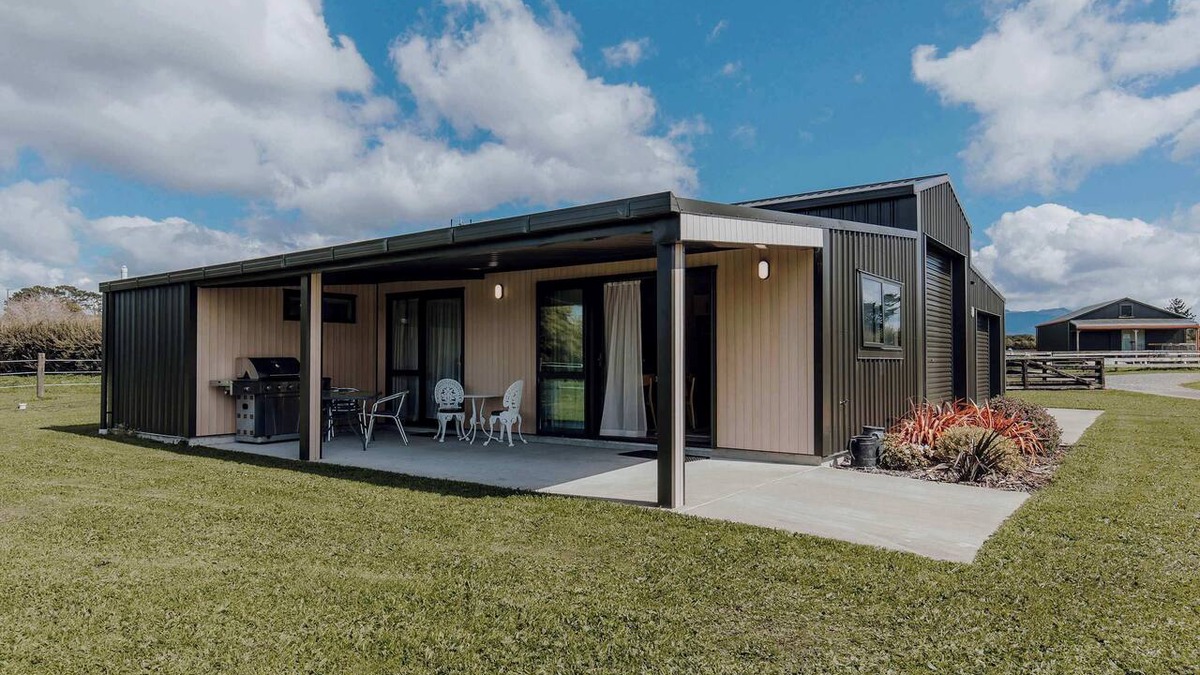 Kaimiro House | Tremorne Stay: Couples Retreat in Taranaki