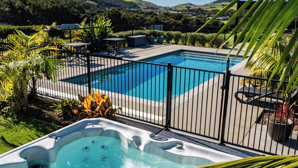 Mangawhai House | Tropical Hideaway - Mangawhai Retreat