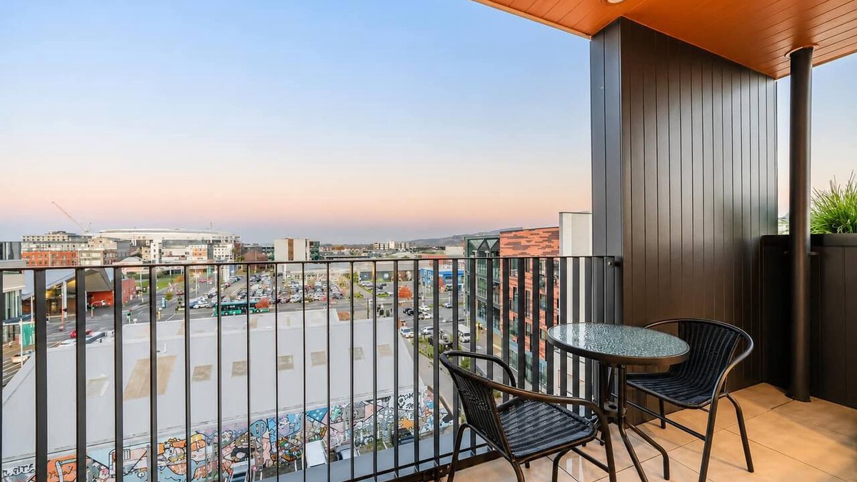 Christchurch City Centre Apartment | Tuam Stay | CBD | 2BR + Parking + Balcony