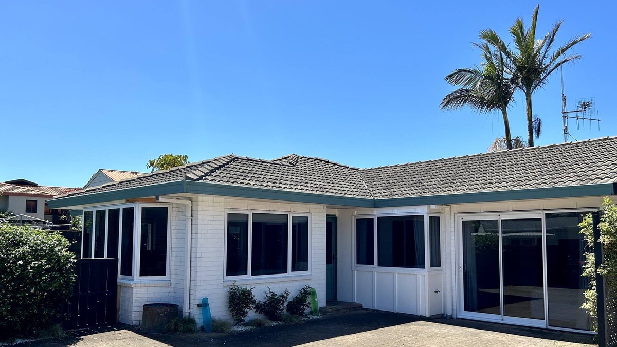 Omanu House | Tui Cottage