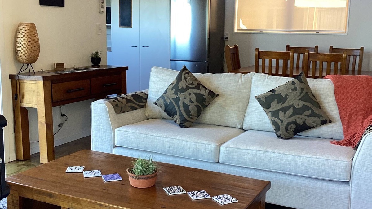 Tuateawa House | Tui Heights- Serene Beach and Lush Bushland