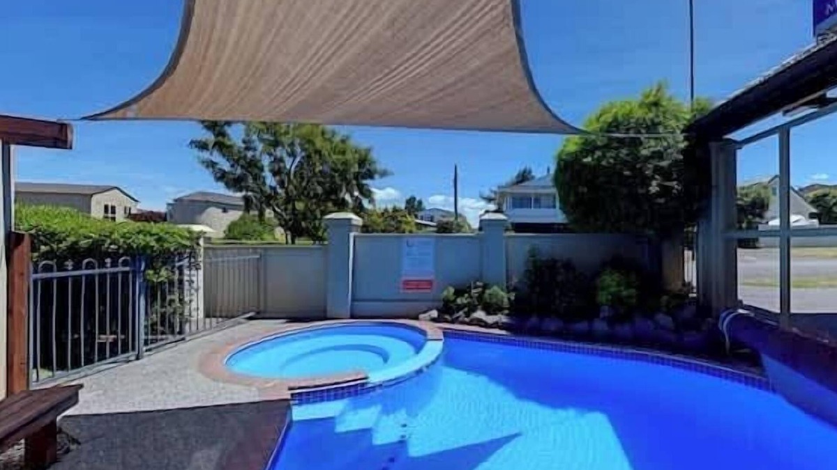 Taupo Apartment | Tui Unit - So close to the lake +Pool
