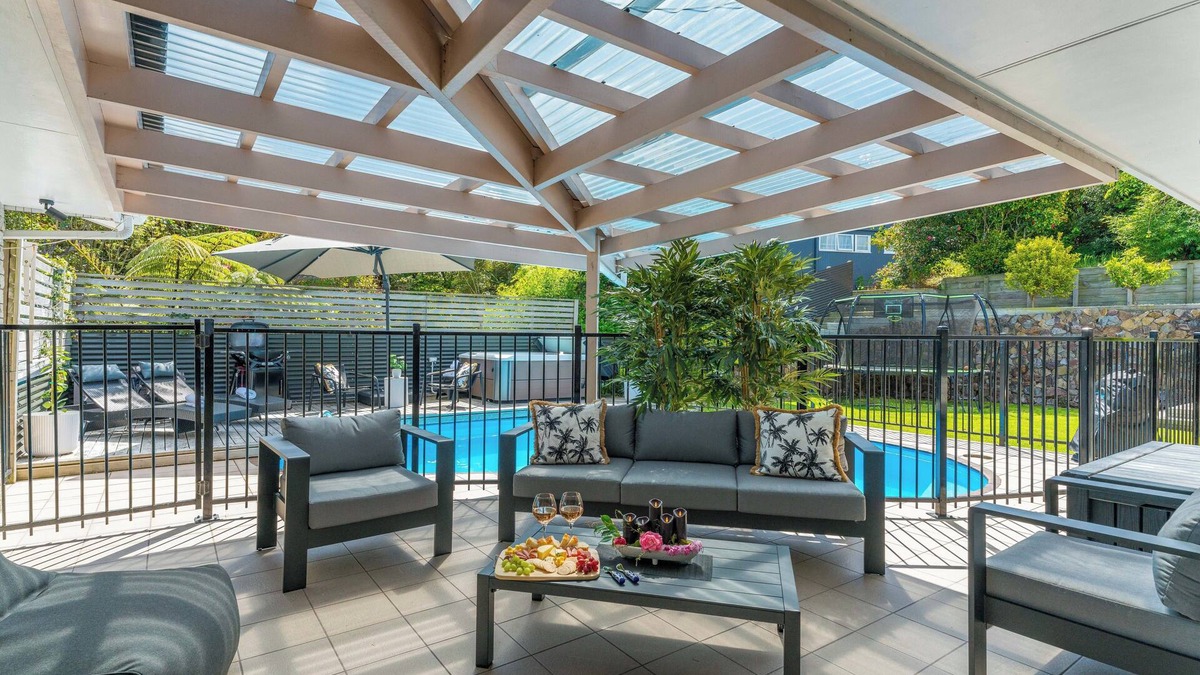 Hilltop House | Tuis and Pools - Lake Taupo Holiday Home
